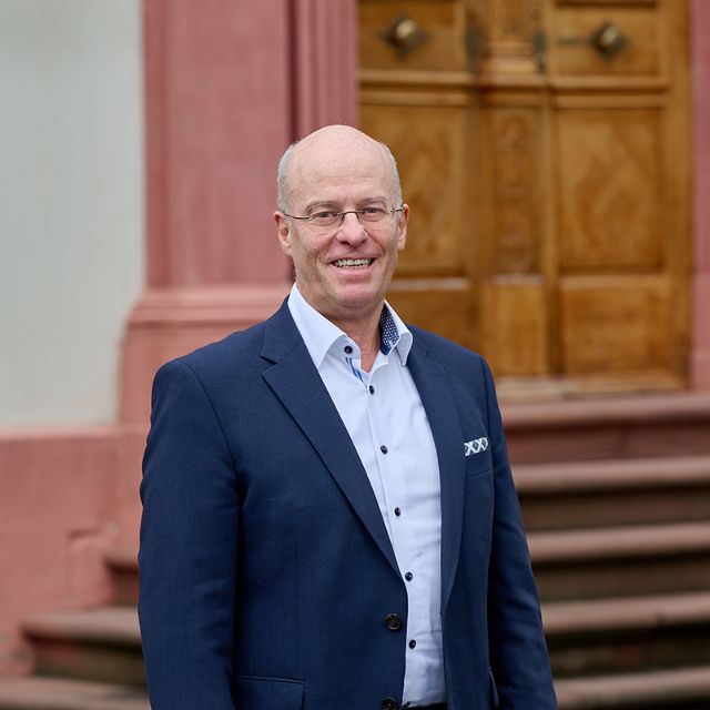 Werner Kübler vor dem Holsteinerhof  Teaser